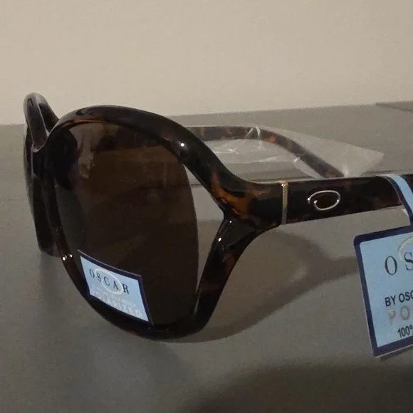 OSCAR by OSCAR DE LA RENTA NWT Tortoise Polarized Sunglasses  display picture 3